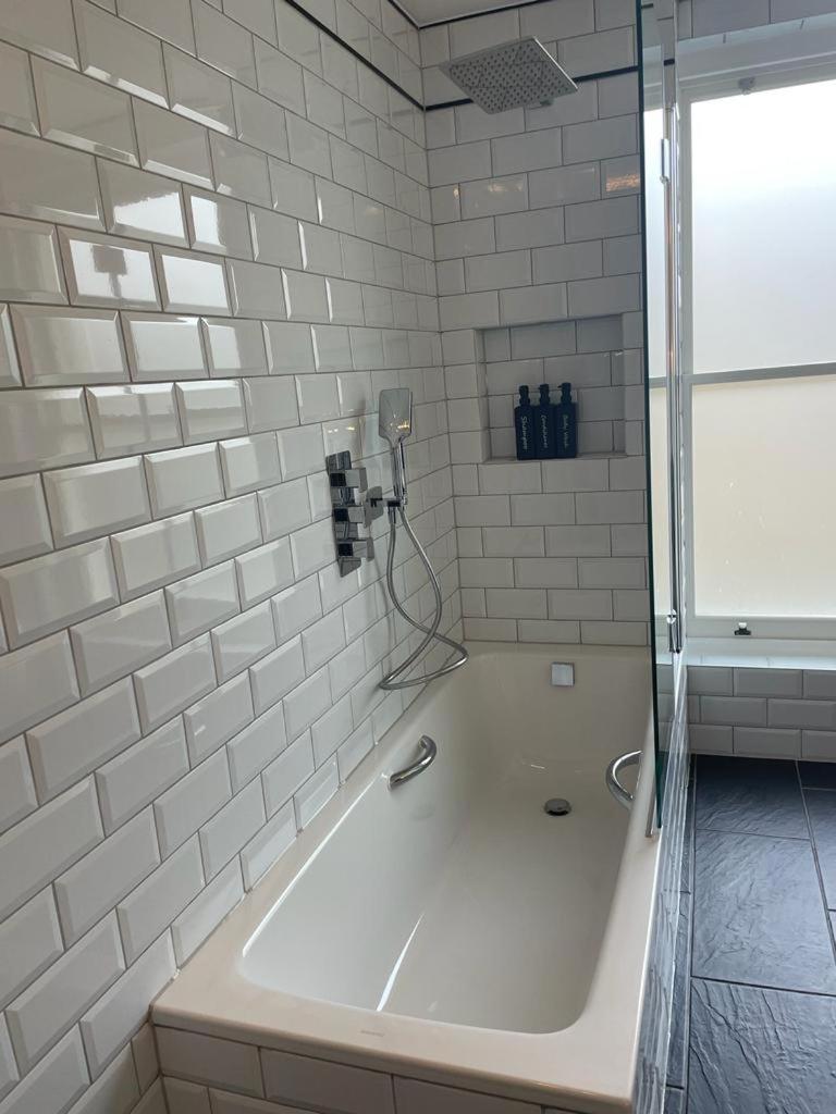 Luxury Apartment In Belsize Park London Exterior photo